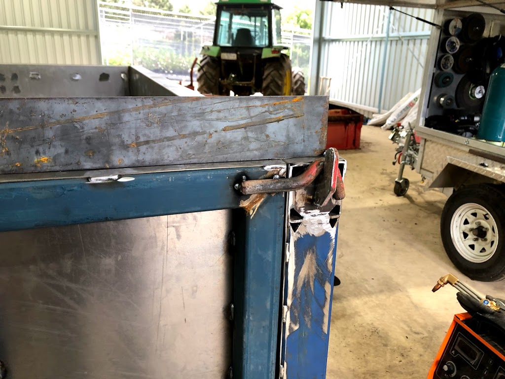 Johnos mobile welding repairs | 5 McKenzie King Dr, Millgrove VIC 3799, Australia | Phone: 0439 615 676
