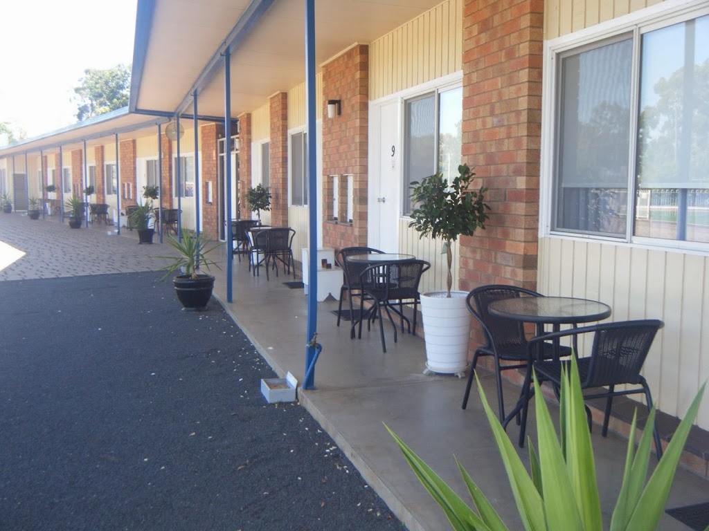 Orana Windmill Motel | 36 Warren Rd, Gilgandra NSW 2827, Australia | Phone: (02) 6847 2404