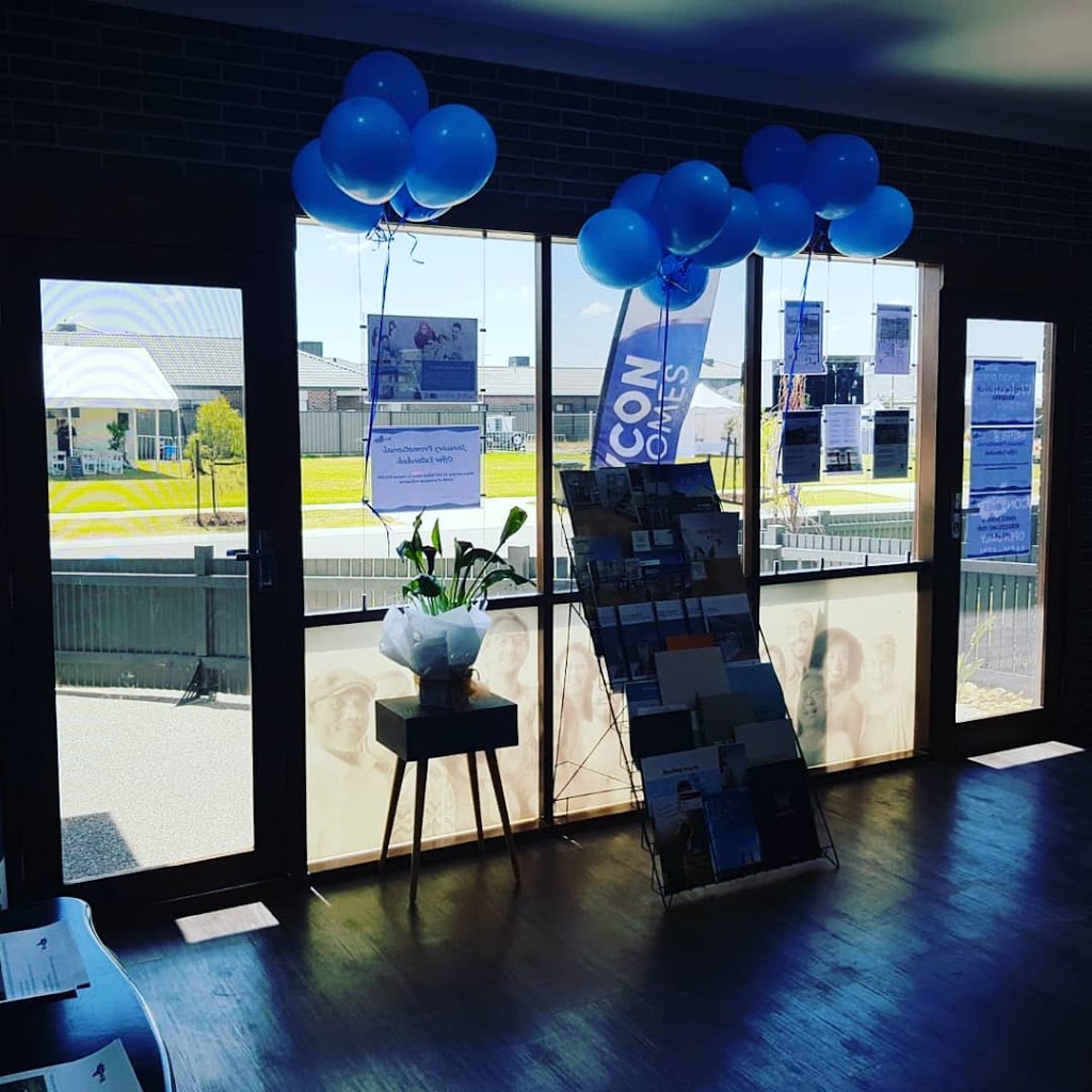 Vcon Homes Highlands Display - Masri | 39 Whitfield Cres, Craigieburn VIC 3064, Australia | Phone: 1300 800 188