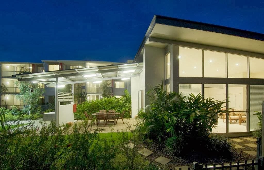 Whale Cove Apartments | 68 Pulgul St, Urangan QLD 4655, Australia | Phone: (07) 4194 7000