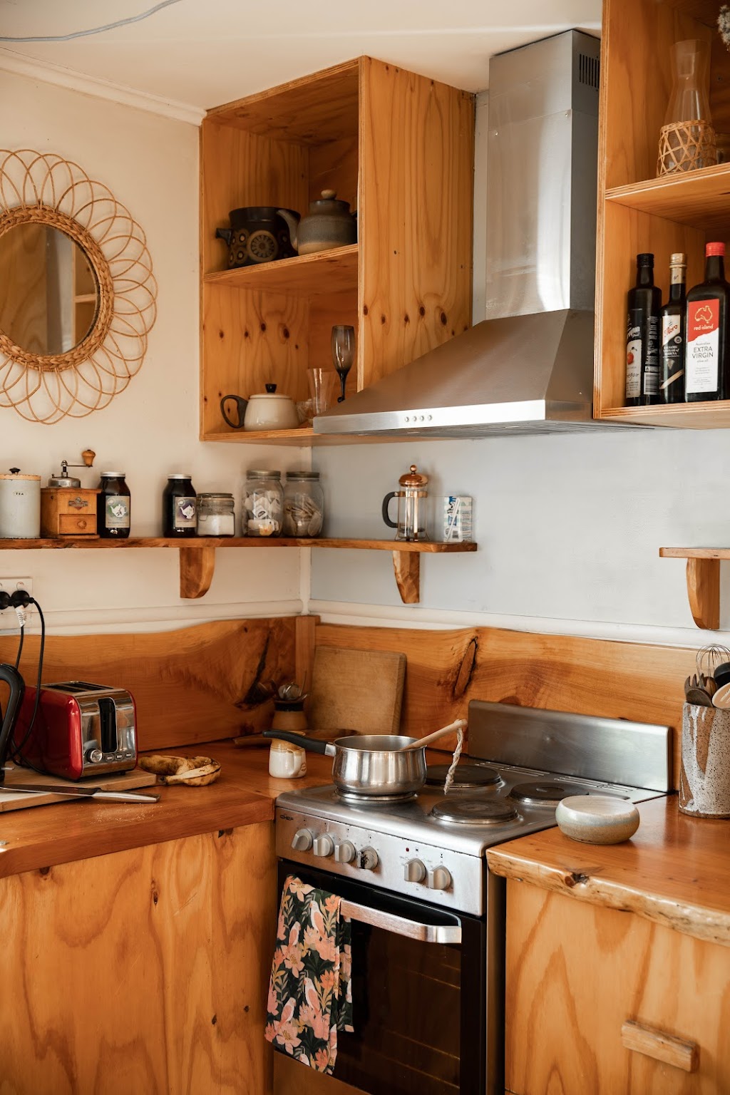 Sunhouse Tasmania | 1578 Nubeena Rd, Nubeena TAS 7184, Australia | Phone: 0414 148 646