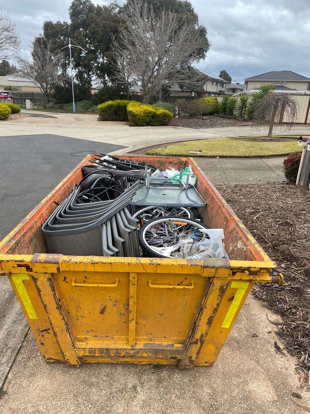 Binswest Bin Hire | 42 Stewart Cres, Rockbank VIC 3335, Australia | Phone: 0427 166 444