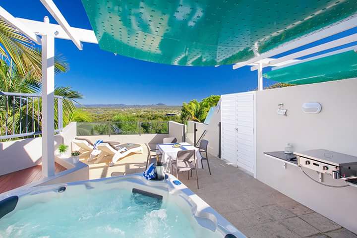 Noosa Blue Resort | lodging | 16 Noosa Dr, Noosa Heads QLD 4567, Australia | 0754475699 OR +61 7 5447 5699