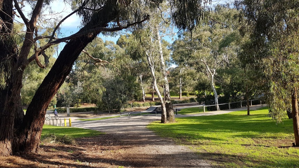 Hill N Date Park | Glen Iris VIC 3146, Australia