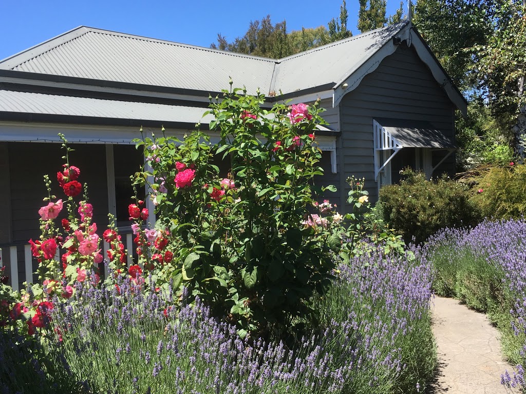 Valley View Cottage Warragul | 336 Normanby St, Warragul VIC 3820, Australia | Phone: 0418 882 804