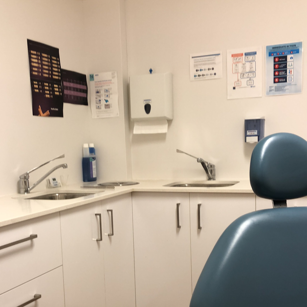 Logan Denture Clinic | dentist | 166 Jacaranda Ave, Logan Central QLD 4114, Australia | 0732995966 OR +61 7 3299 5966