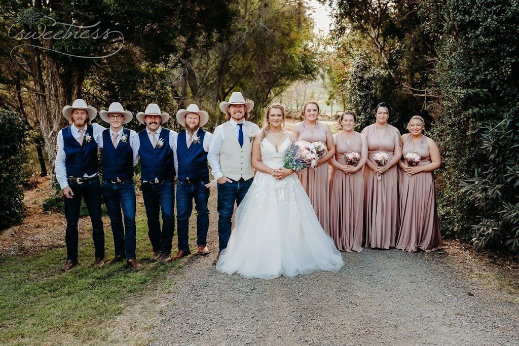 Tyneale Hahn Makeup Artist | 35 Sandpiper Dr, Regency Downs QLD 4341, Australia | Phone: 0421 194 007