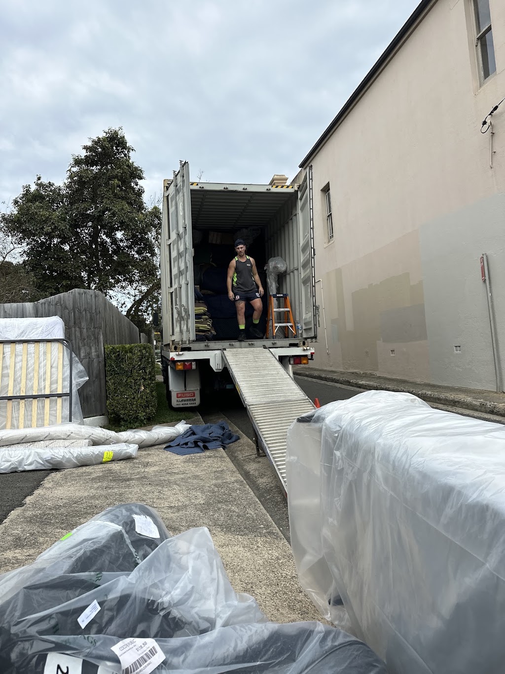 Move Ezi | Unit 1/128 Ham St, South Windsor NSW 2756, Australia | Phone: 0459 129 504