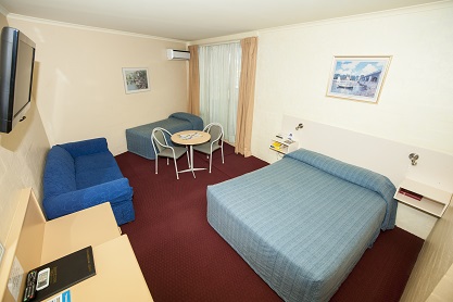 Palm Court Motor Inn | lodging | 138 William St, Port Macquarie NSW 2444, Australia | 1800982766 OR +61 1800 982 766