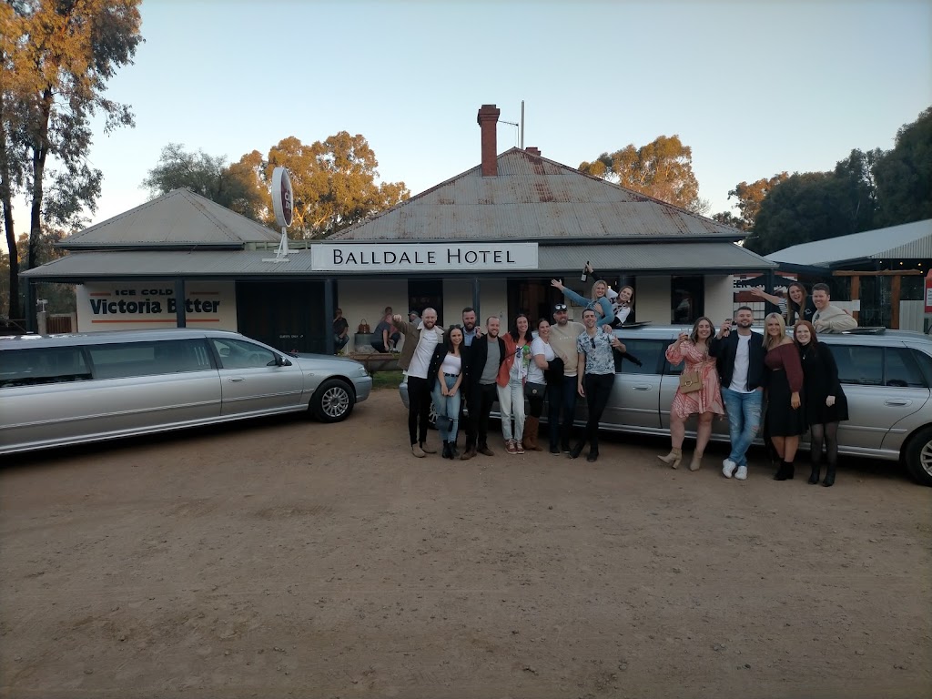 Minifest Limousines |  | 853 Knight Rd, North Albury NSW 2640, Australia | 0458442988 OR +61 458 442 988