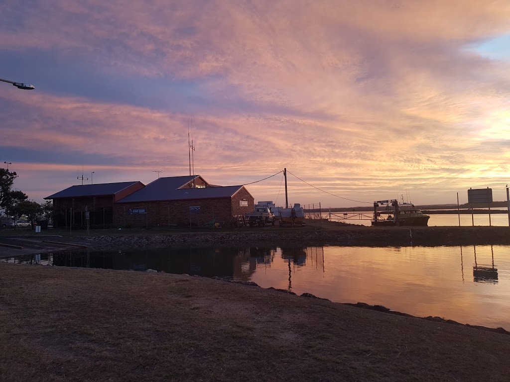 Coast Guard QF7 Redland Bay | 9A Meissner St, Redland Bay QLD 4165, Australia | Phone: (07) 3206 7777