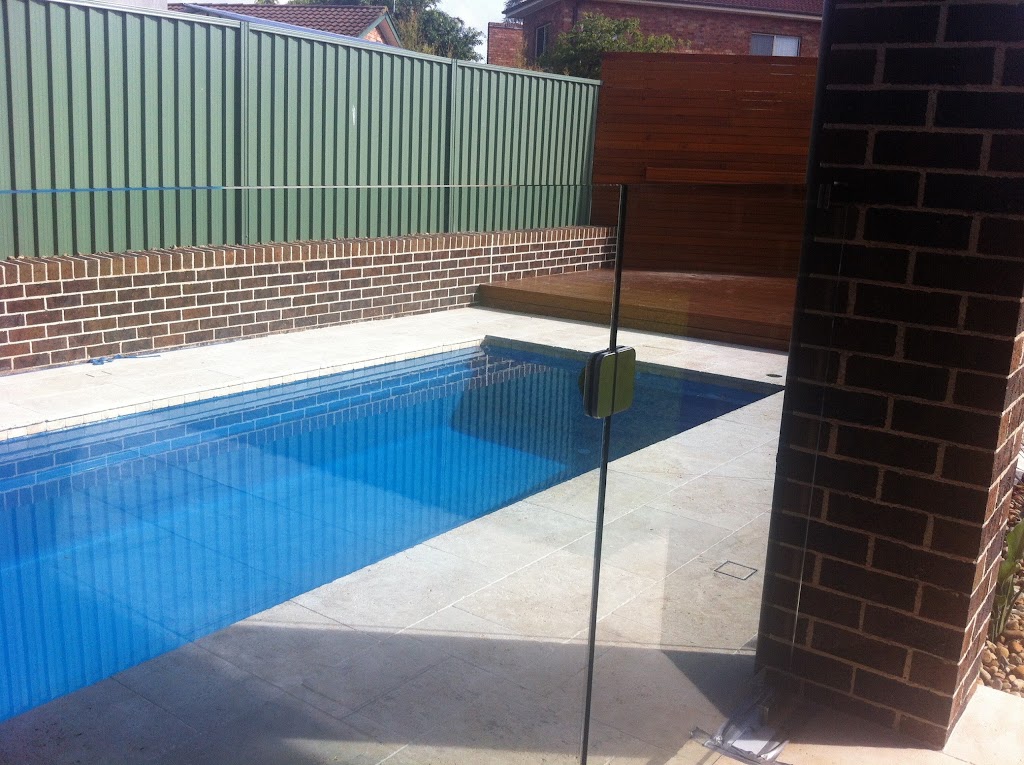 Duncs Frameless Glass | Unit 8/2 Richard Cl, North Rocks NSW 2151, Australia | Phone: 0415 138 862