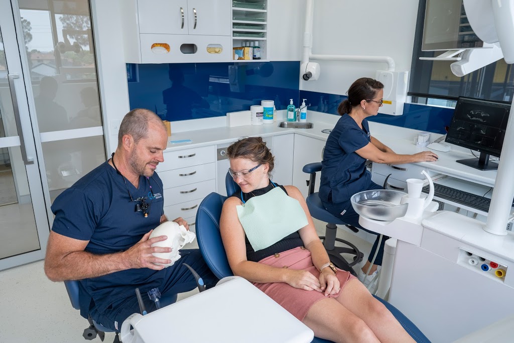 Dental Implant Solutions | dentist | 73/502 Hope Island Rd, Helensvale QLD 4212, Australia | 0755731368 OR +61 7 5573 1368