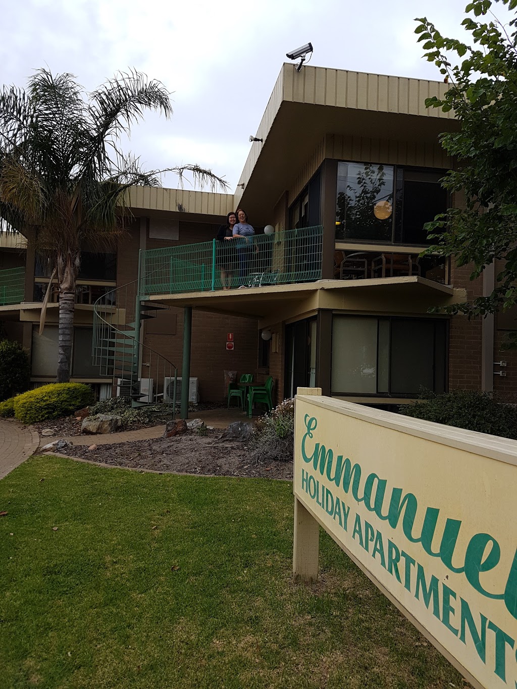 Emmanuel Holiday Apartments | lodging | 90 Marine Parade, Lakes Entrance VIC 3909, Australia | 0351551444 OR +61 3 5155 1444