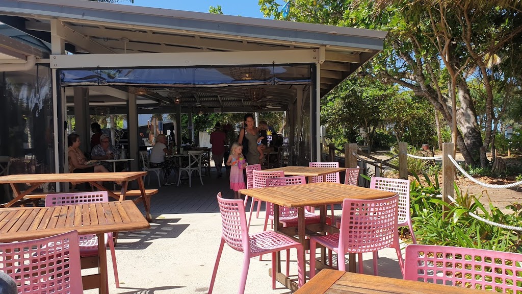 Noori Beach Bar & Restaurant | 1/42 Donkin Ln, Mission Beach QLD 4852, Australia | Phone: (07) 4014 2373