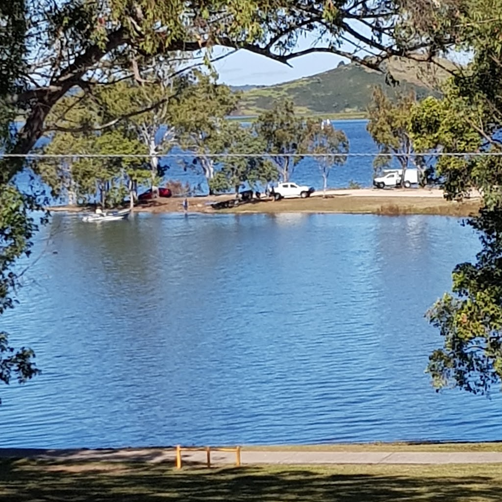 A Tinaroo Escape | lodging | 17 & 19 Tinaroo Falls Dam Rd & Eden Dr, Kairi QLD 4872, Australia | 0407958391 OR +61 407 958 391