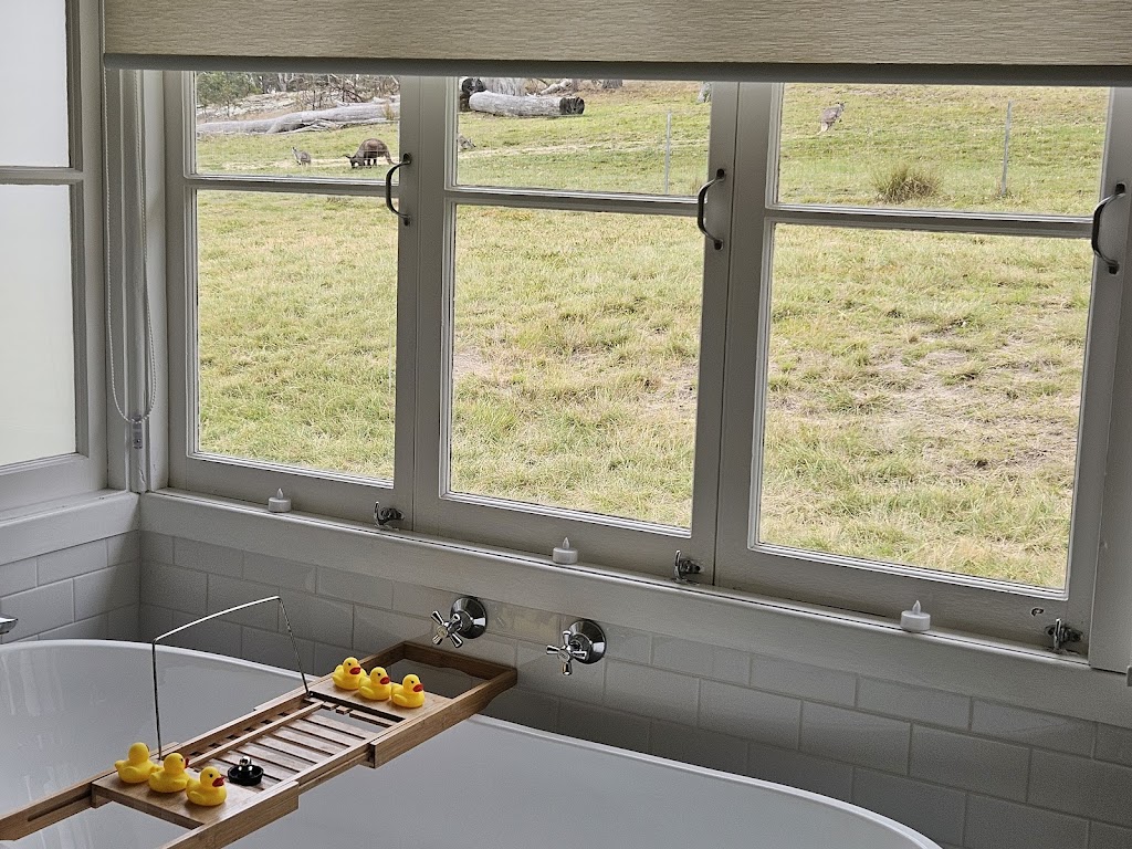 Galah Cottage Stanthorpe | 3269 Old Stanthorpe Rd, Dalveen QLD 4374, Australia | Phone: 0487 940 012