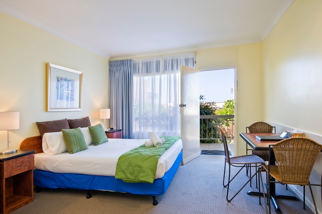 The Sandridge Motel | lodging | 128 Mountjoy Parade, Lorne VIC 3232, Australia | 0352892180 OR +61 3 5289 2180