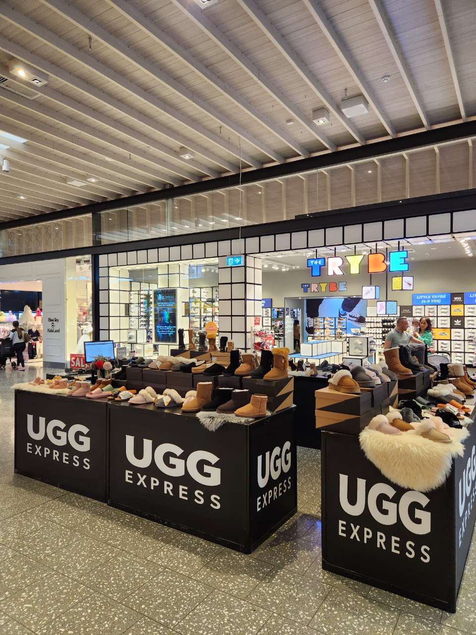 UGG Express - UGG Boots - Macarthur Square - Campbelltown | Macarthur Shopping Centre, 3rd floor/200 Gilchrist Dr, Campbelltown NSW 2560, Australia | Phone: 0492 969 067