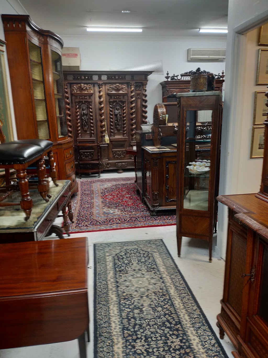 Lavin Antiques | furniture store | 950 Stanley St E, East Brisbane QLD 4169, Australia | 0733912300 OR +61 7 3391 2300
