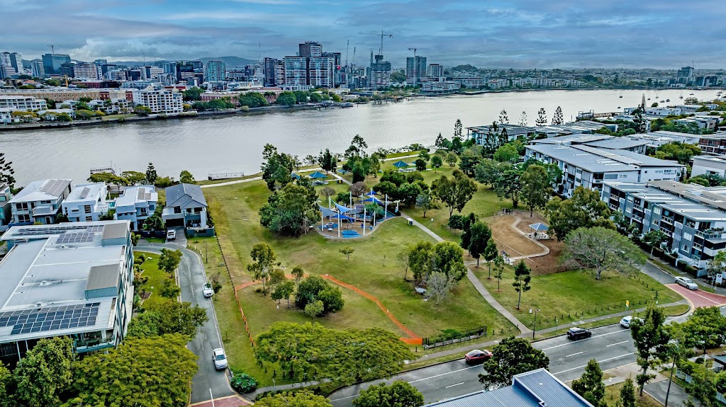 Benley Property | 1/44-46 Addison Ave, Bulimba QLD 4171, Australia | Phone: (07) 3399 6851