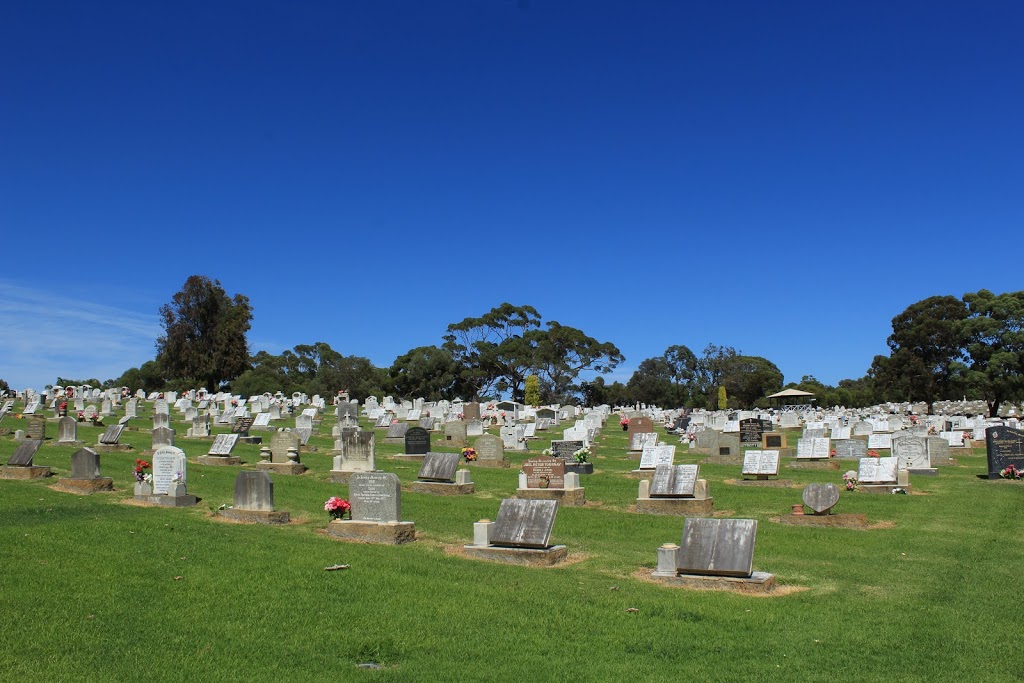 Bunbury Cemetery | cemetery | Hales St, Carey Park WA 6230, Australia | 0897213191 OR +61 8 9721 3191