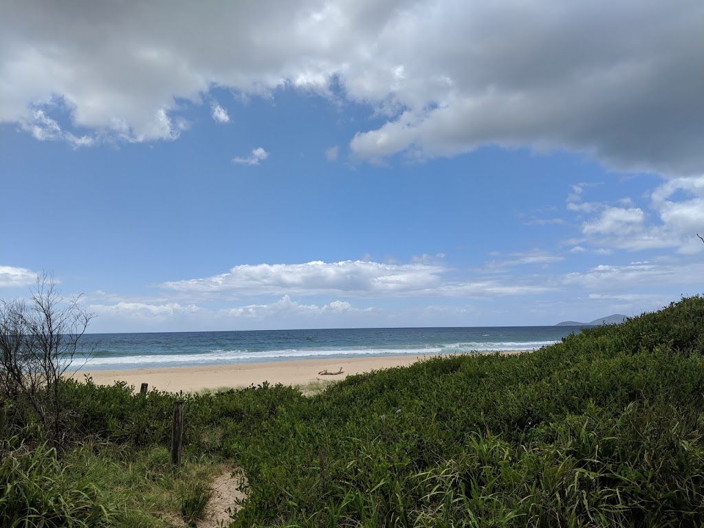 Off Leash Dog Beach | park | LOT 7018, LOT 7018 Millington Ave, Stuarts Point NSW 2441, Australia