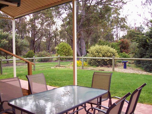 Lee-Croft Cottage | lodging | 210 Metricup-Yelverton Rd, Yelverton WA 6280, Australia | 0427557560 OR +61 427 557 560