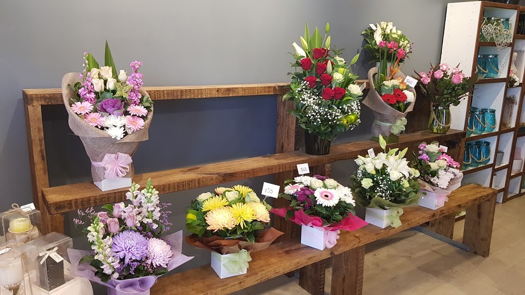 Stems and Roses | 100E Queen St, Revesby NSW 2212, Australia | Phone: (02) 9792 4096