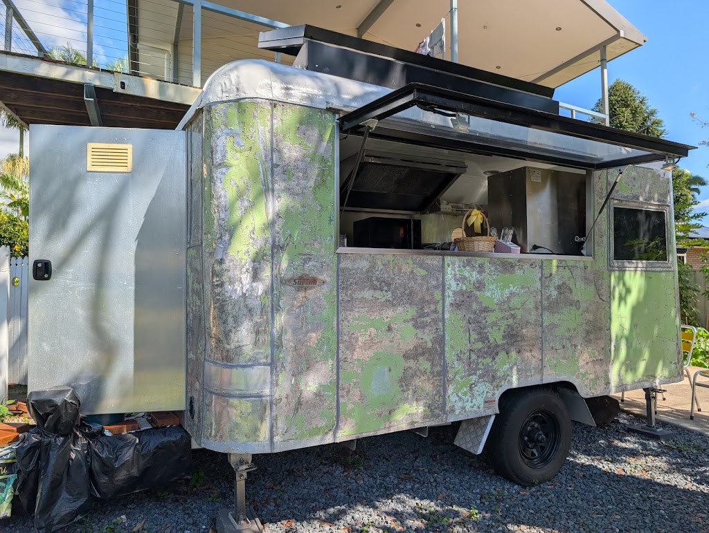 Em Kitchen "the Retro" | 34 Canaipa Rd, Russell Island QLD 4184, Australia | Phone: 0434 107 228