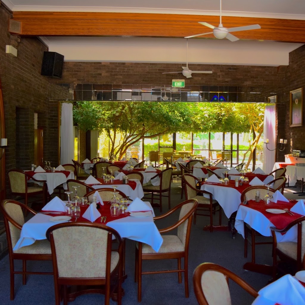 The Golden Hind Restaurant | restaurant | 2259 Pacific Hwy, Heatherbrae NSW 2324, Australia | 0249871444 OR +61 2 4987 1444
