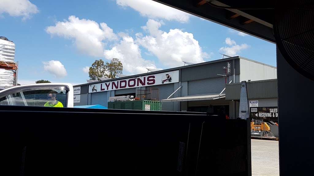 Lyndons - Burleigh Heads | hardware store | 28/32 Township Dr, Burleigh Heads QLD 4220, Australia | 0755935050 OR +61 7 5593 5050