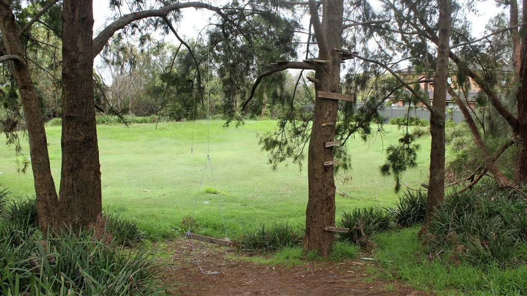 Yarra Vista Court Reserve | park | 13 Yarra Vista Ct, Yarrawarrah NSW 2233, Australia | 0297100333 OR +61 2 9710 0333