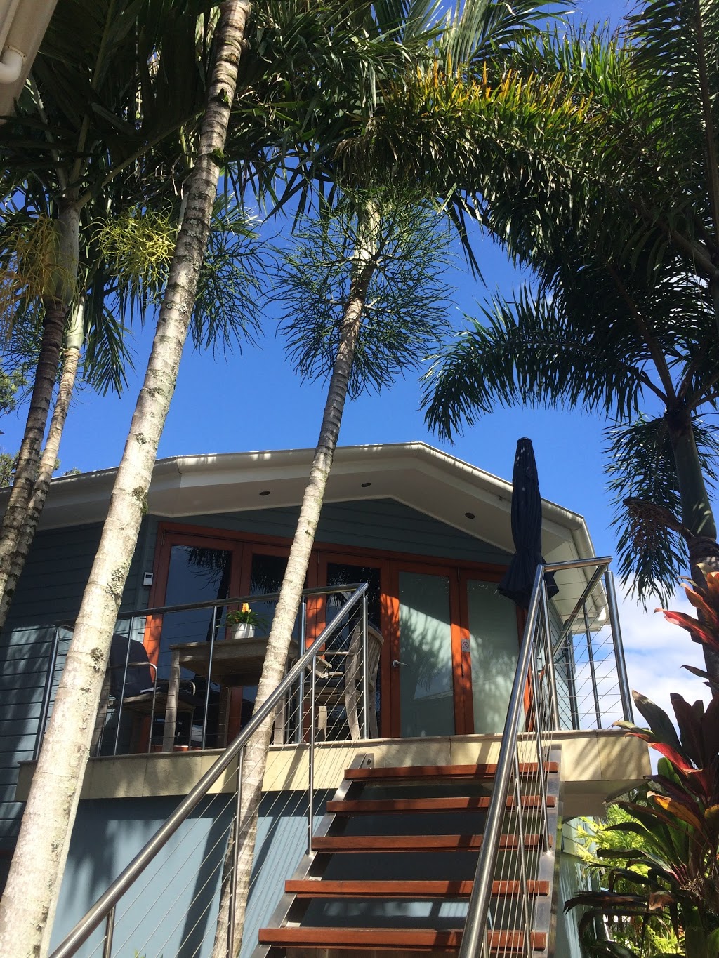 Byron Bay Beach Bure | 36 Lawson St, Byron Bay Surrounds NSW 2481, Australia | Phone: (02) 6680 8483