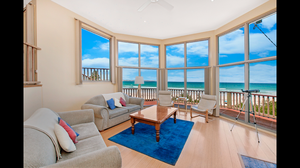 Abalone Beach House | 1660 Bridgewater Rd, Cape Bridgewater VIC 3305, Australia | Phone: (03) 5523 3822