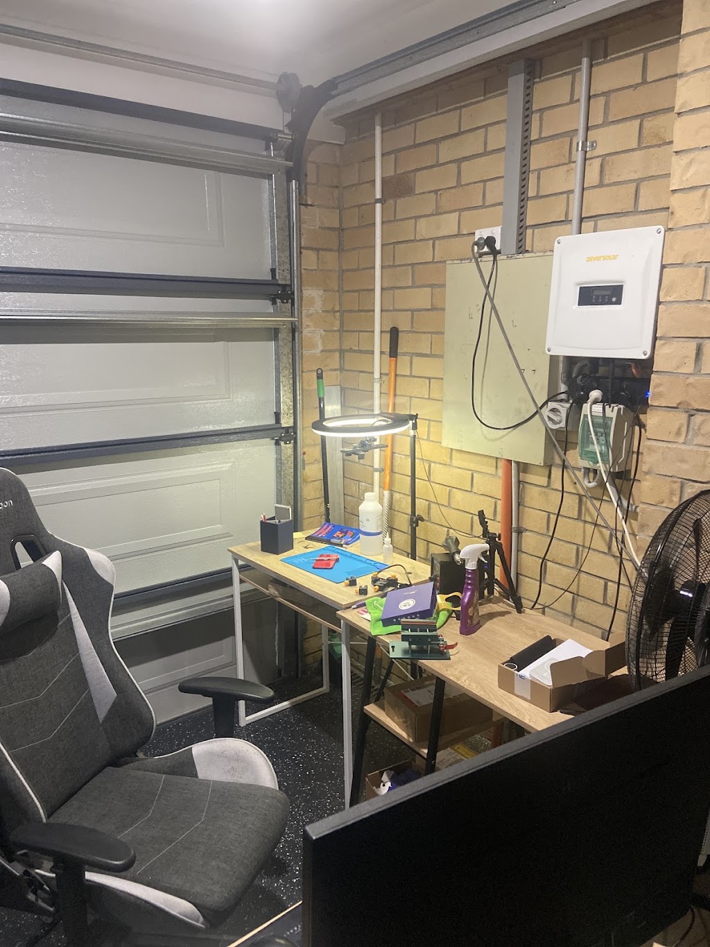 PJS Phone Repair | 4 Kentia Ct, Elanora QLD 4221, Australia | Phone: 0489 218 955