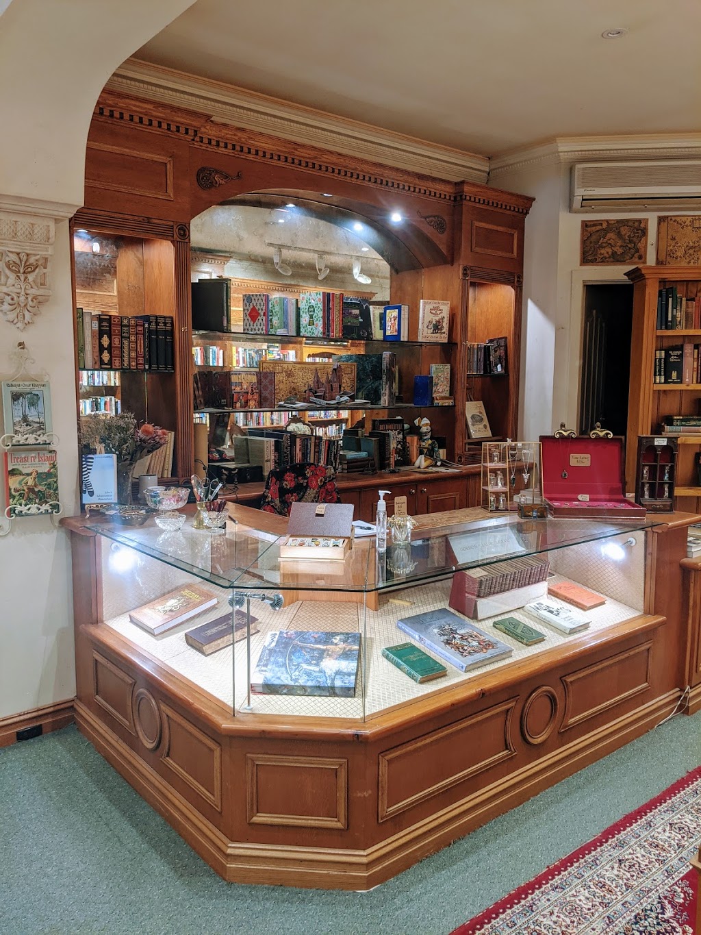 Through the Looking Glass Sassafras | book store | 3/383 Mount Dandenong Tourist Rd, Sassafras VIC 3787, Australia