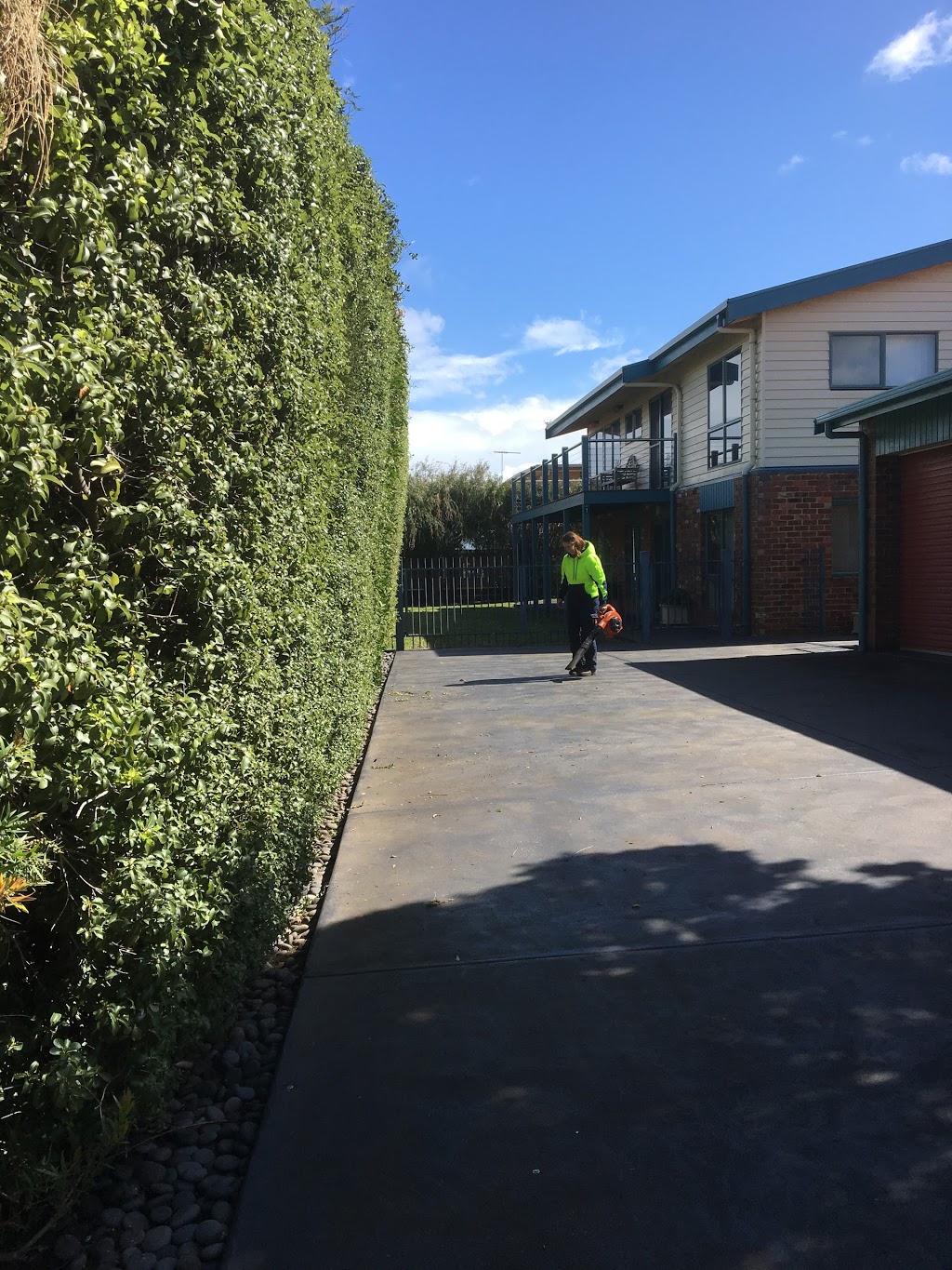 Phillip Island Lawns & Gardens | general contractor | 57 Genista St, San Remo VIC 3925, Australia | 0400500415 OR +61 400 500 415