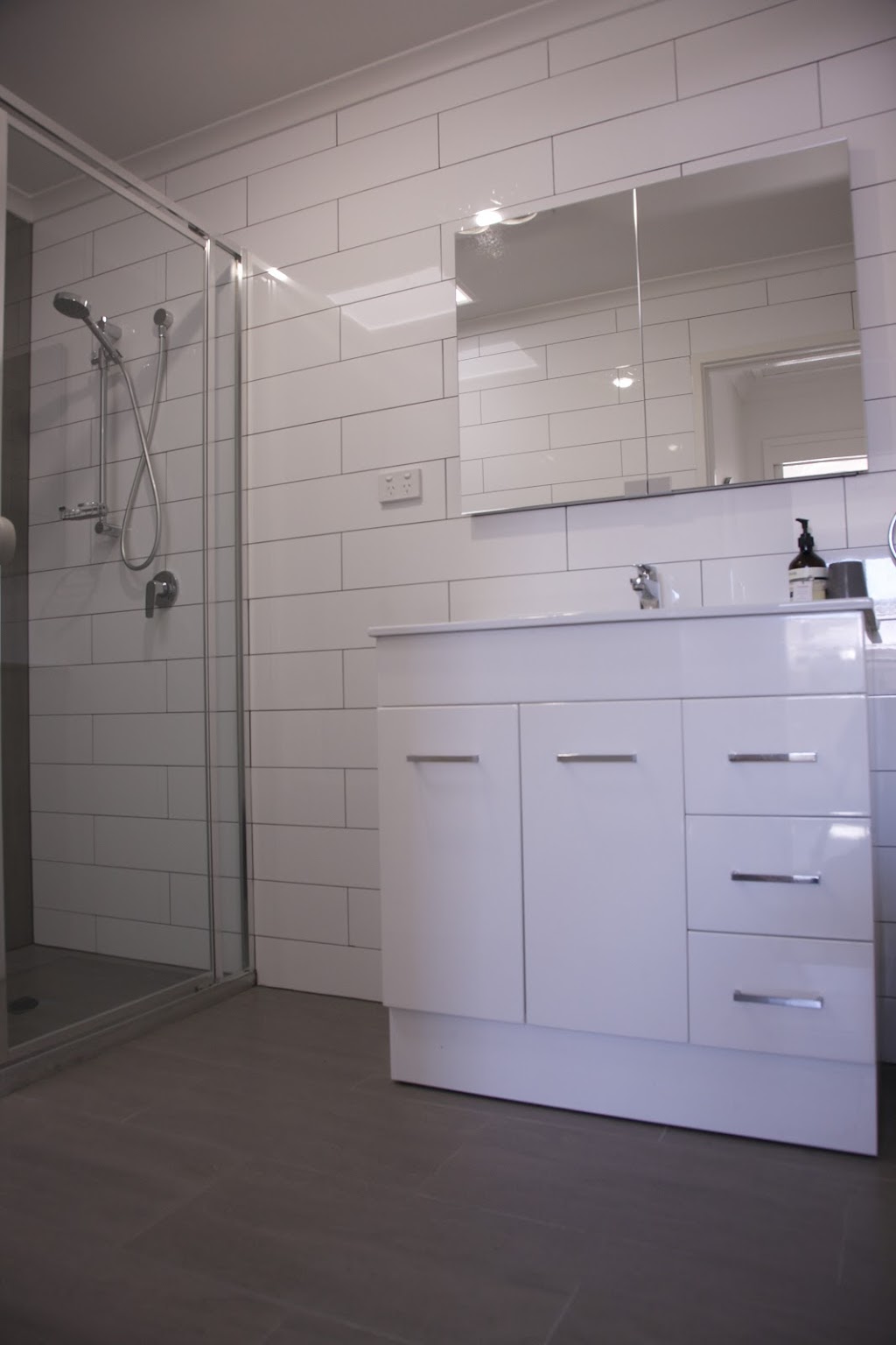 Best Price Bathrooms | home goods store | Webber Cres, Calwell ACT 2905, Australia | 1800827349 OR +61 1800 827 349