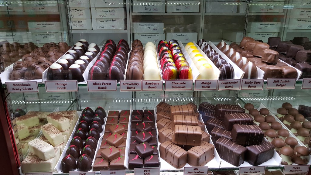 Chocolates on Gallery Walk | cafe | 1/140 Long Rd, Eagle Heights QLD 4271, Australia | 0755450548 OR +61 7 5545 0548