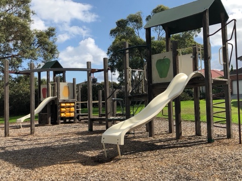Scarborough Road Playground | point of interest | 10 Scarborough Rd, Vermont South VIC 3133, Australia | 0398039658 OR +61 3 9803 9658