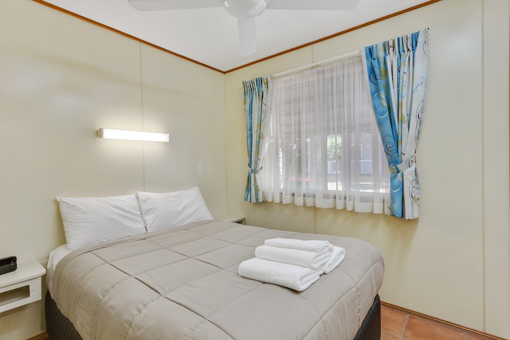 Ashmore Palms Holiday Village | 71 Hinde St, Ashmore QLD 4214, Australia | Phone: (07) 5539 3222