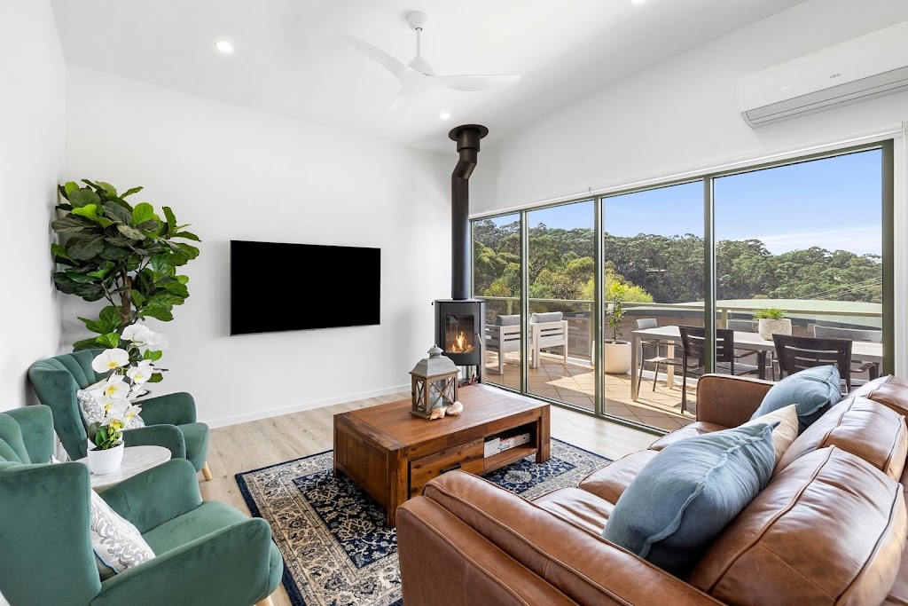 Seascape - Lorne Holiday Stays Pty Ltd | Unit 2/34 Richardson Blvd, Lorne VIC 3232, Australia | Phone: 0497 226 952
