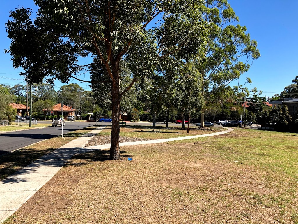 Paul Calderon Park | park | 11 Flood Ave, Revesby NSW 2212, Australia | 0297079000 OR +61 2 9707 9000