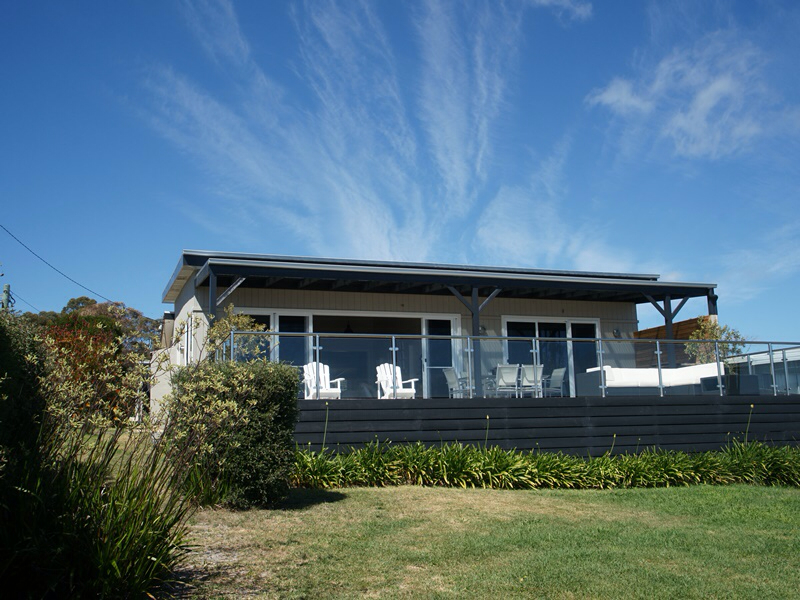 Belle Vue Beach House | lodging | 96 Main Rd, Binalong Bay TAS 7216, Australia | 0407800799 OR +61 407 800 799