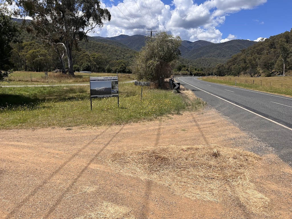 Small Patch Smoko | 1753 Great Alpine Rd, Smoko VIC 3741, Australia | Phone: 0435 079 890