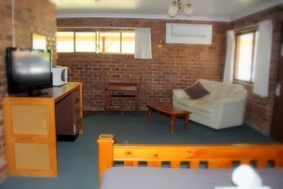 Wondai Colonial Motel | restaurant | 125 Haly St, Wondai QLD 4606, Australia | 0741685633 OR +61 7 4168 5633