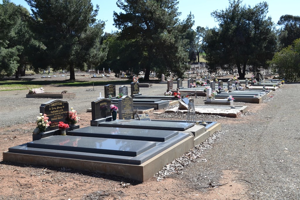 Riverton Cemetery, South Australia | 86 Lookout Rd, Riverton SA 5412, Australia