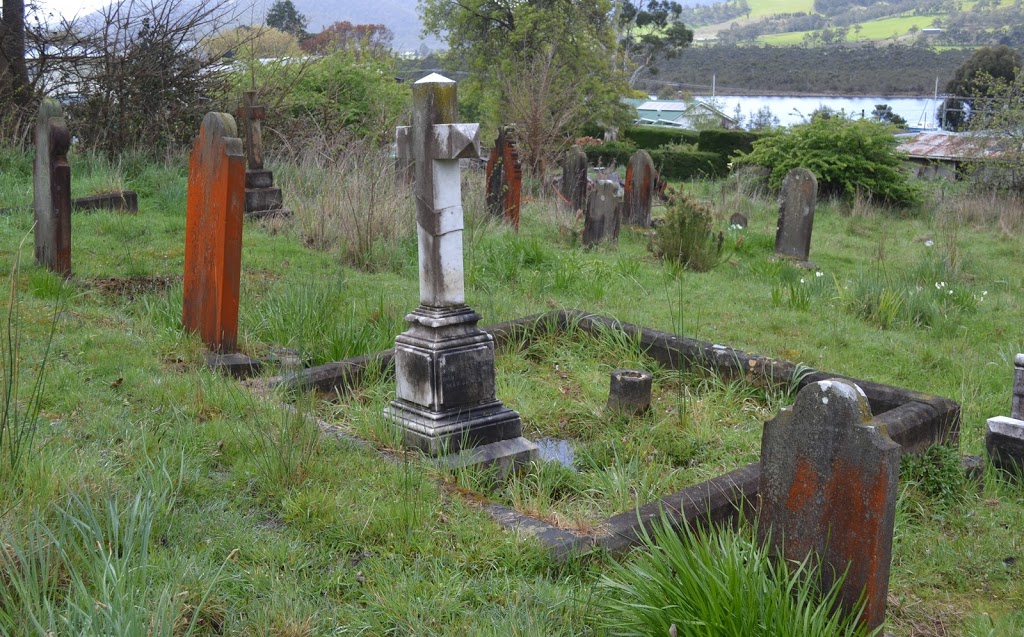 St Johns Anglican cemetery | 3322 Huon Hwy, Franklin TAS 7113, Australia