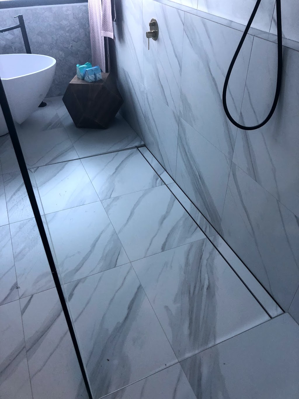 Cut Edge Tiling | 7A Harpley St, Cheltenham VIC 3192, Australia | Phone: 0416 491 515